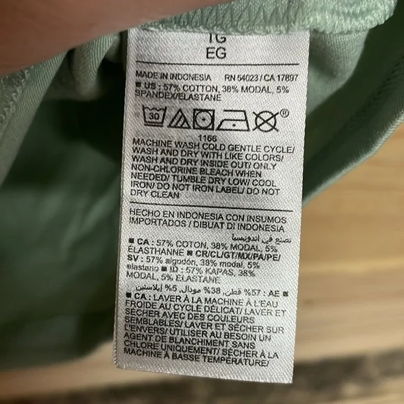 Old Navy size XL Light Sage Green Short Sleeve Cropped Soft Stretchy T-shirt - Picture 3 of 6